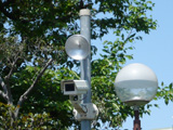 駐車場　カメラ照明　ライト　防犯システム設置例