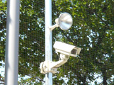 駐車場　カメラ照明　ライト　防犯システム設置例